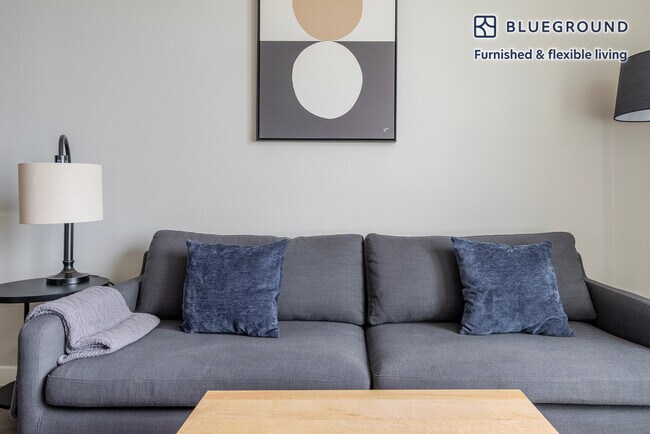 Foto del edificio - 3560 Rambla Pl