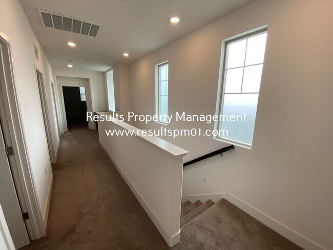Building Photo - Elk Grove 3 Bed 2.5 Bath Beauty