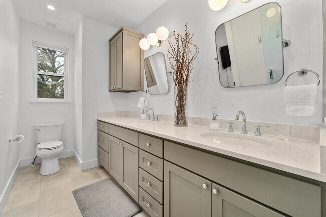 Foto del edificio - 1806 Garden St