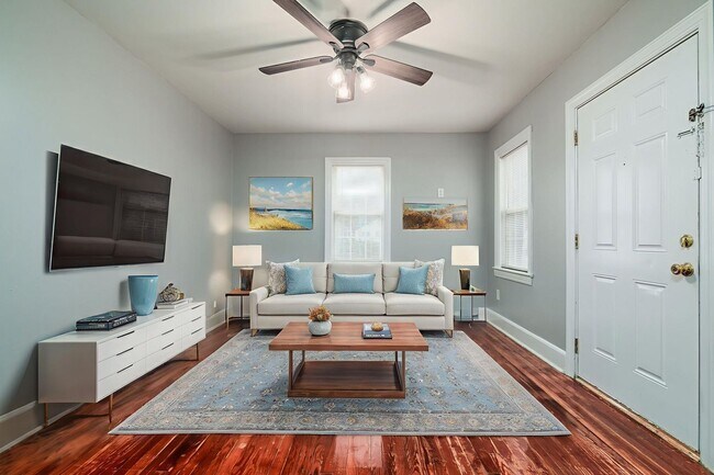 Foto del edificio - Discover Your New Everyday Haven in Hanahan!