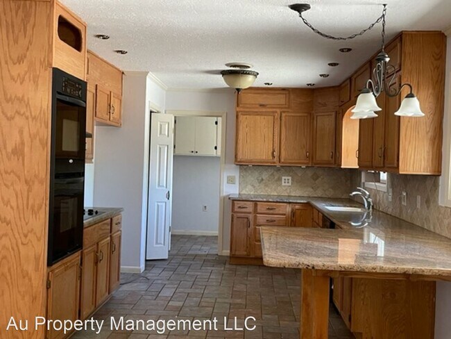 Building Photo - 4 br, 2 bath House - 2902 MEMORY LN