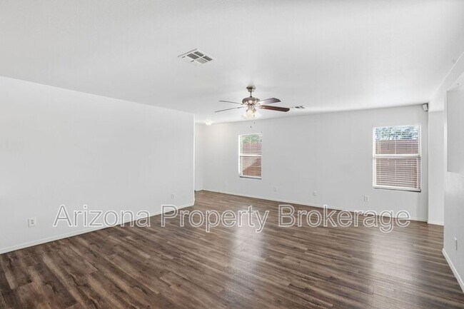 Foto del edificio - 15535 W Port Au Prince Ln