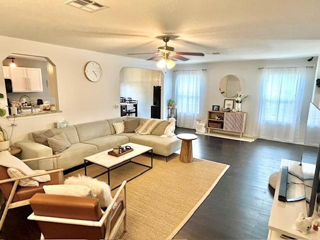 Foto del edificio - 8932 Southwick Dr
