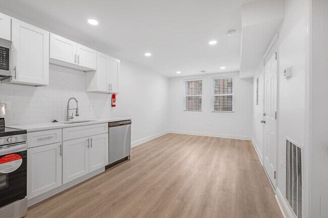 Building Photo - Newly Renovated 1 BR/1 BA Apartment in Ana...