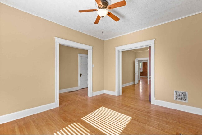 Building Photo - 4011 Hartford St