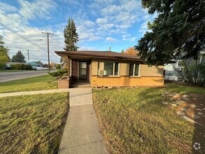 Building Photo - 815 23rd St S