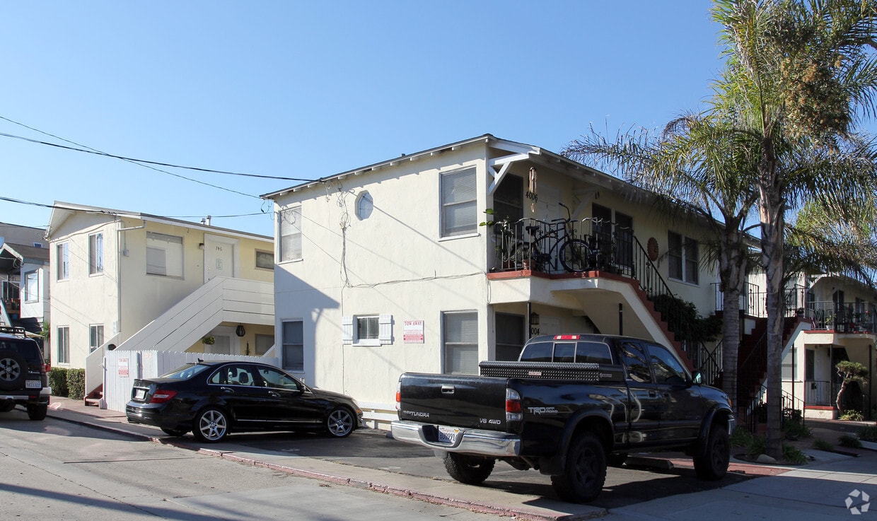 Building Photo - 4004-4018 Mission Blvd