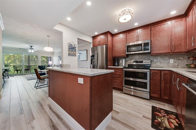 Foto del edificio - 773 Jeffery St