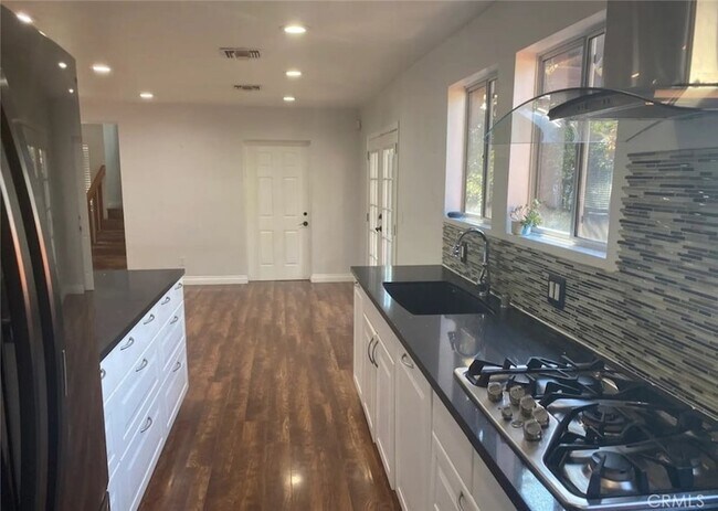 Foto del edificio - 4637 Corliss St