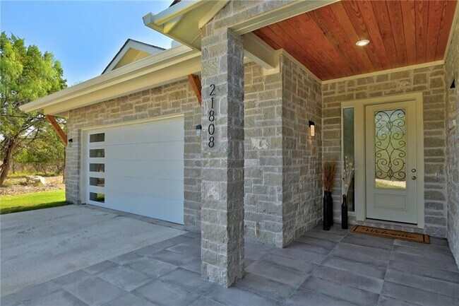 Building Photo - 21808 Bluejay Blvd