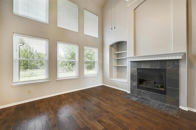 Building Photo - 7017 Via Dono Dr
