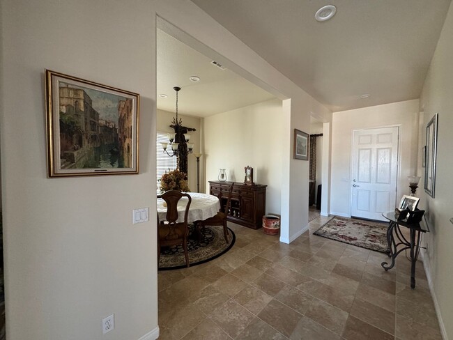 Building Photo - 55 + Community of Sun City Del Webb in App...