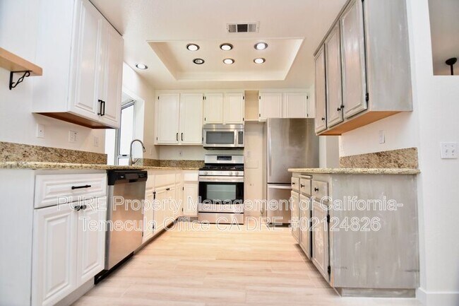Building Photo - 40442 Clybourne Cir
