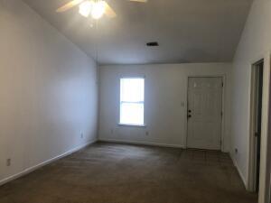 Building Photo - 143 Ginkgo Ln