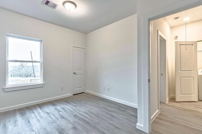 Foto del edificio - 13315 Tetris Dr