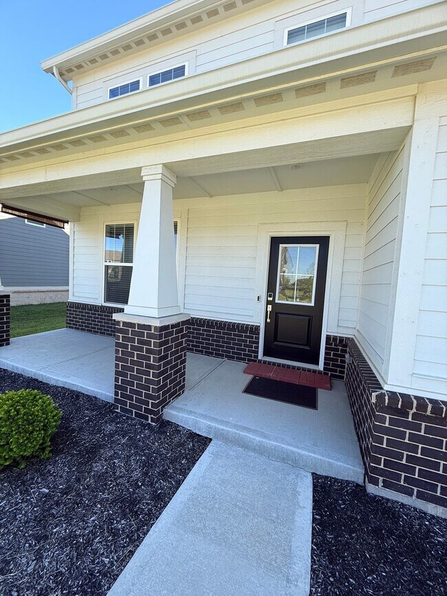 Foto del edificio - 1046 Elmwood Ln
