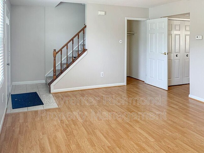Building Photo - 9431 Greenhill Ct