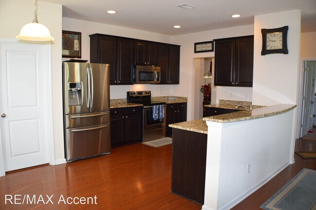Building Photo - 4 br, 2.5 bath House - 164 Hamilton Grove ...