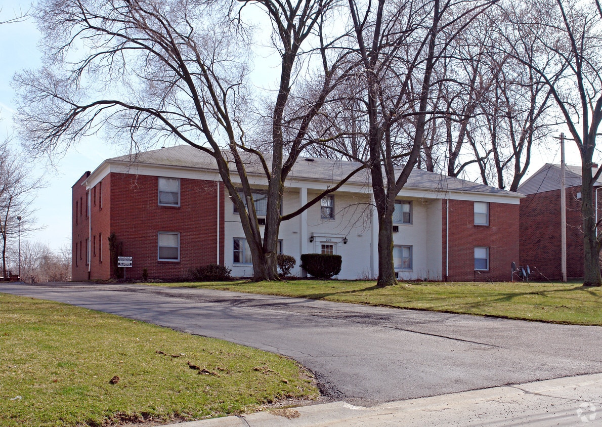 209 Kenridge Rd, Akron, OH 44333 Apartments in Akron, OH