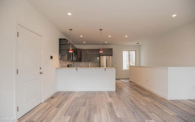 Foto del edificio - 1528 N Marshall St