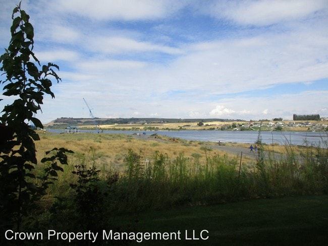Building Photo - 3188 Willow Pointe Dr