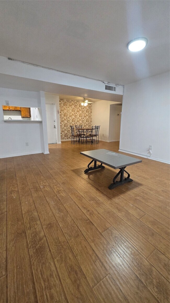 Building Photo - 8427 Hearth Dr