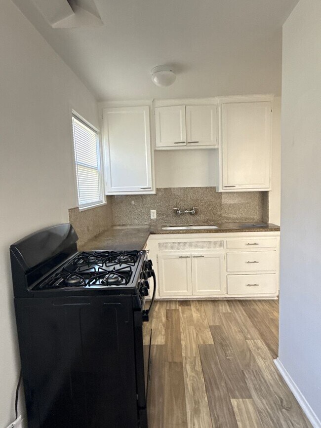 Building Photo - Bartlett