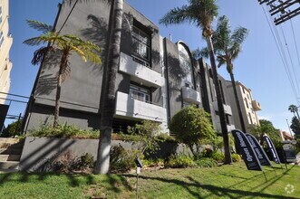 Building Photo - 11315 Moorpark St