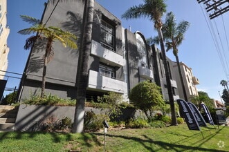 Building Photo - 11315 Moorpark St