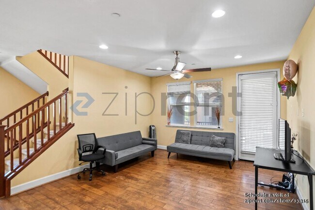 Foto del edificio - 1661 Lee Way