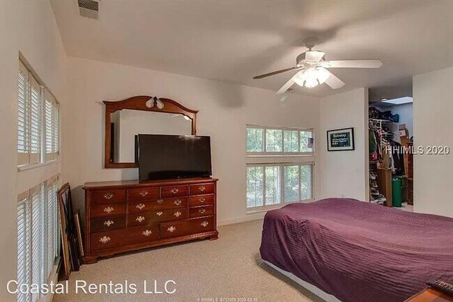 Building Photo - 3 br, 3 bath House - 3 Grove Court