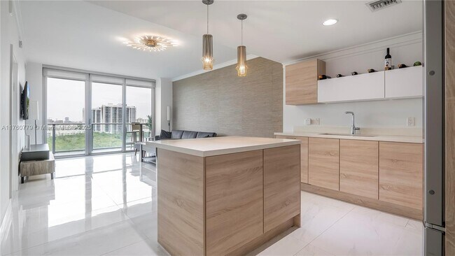 Foto del edificio - 16385 Biscayne Blvd