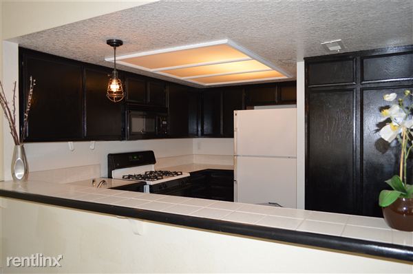 Building Photo - 25615 Mont Pointe