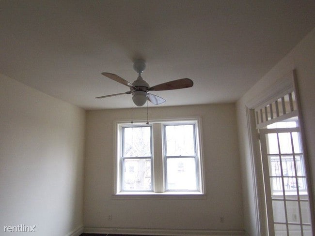 Building Photo - 1 br, 1 bath Apartment - 66 Park Ave Apt 2