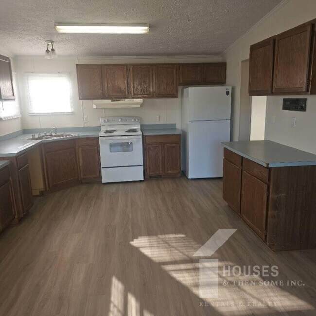 Foto del edificio - 214 Double Bridge Rd