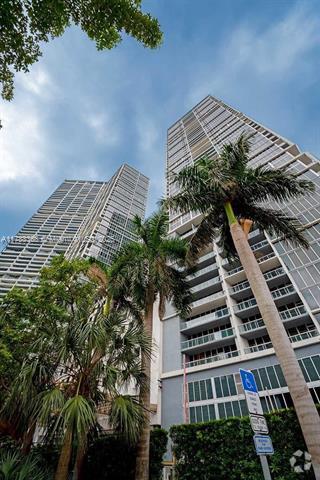 Building Photo - 475 Brickell Ave
