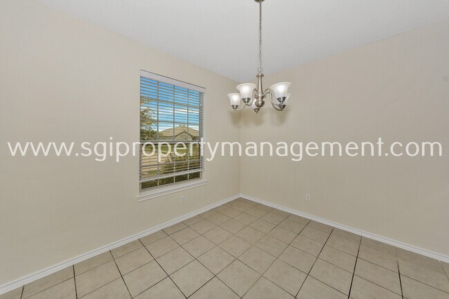 Foto del edificio - 2801 Adams Fall Ln
