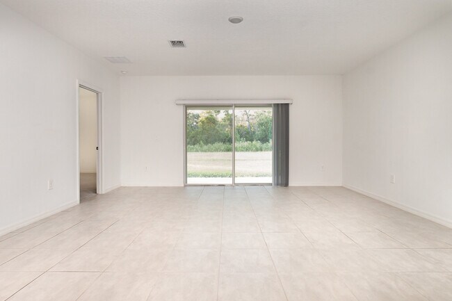 Foto del edificio - 176 Citrine Loop