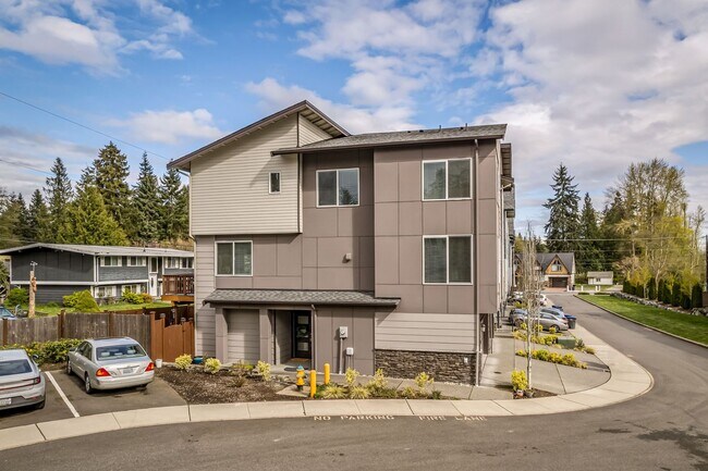 Foto del edificio - Modern Tri-Level 4BD/3.5BTH Townhouse in Lynnwood for Rent! Pet Friendly!