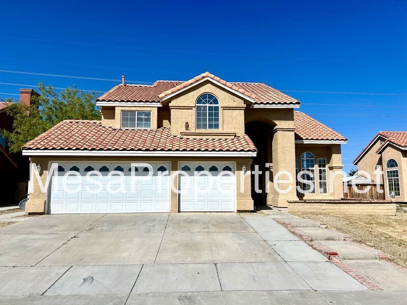 Primary Photo - 12530 High Desert Rd