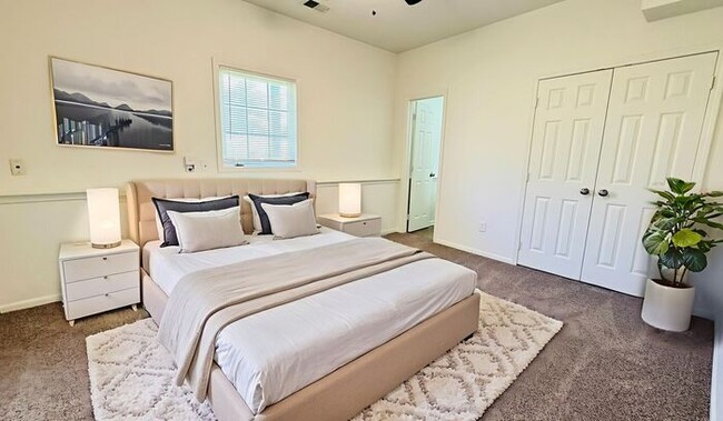 Building Photo - Creekwood Park Townhomes -$500 rent credit...