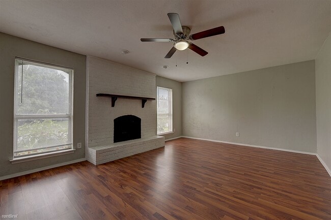Building Photo - 3 br, 2 bath House - 1217 Oakbluff Dr