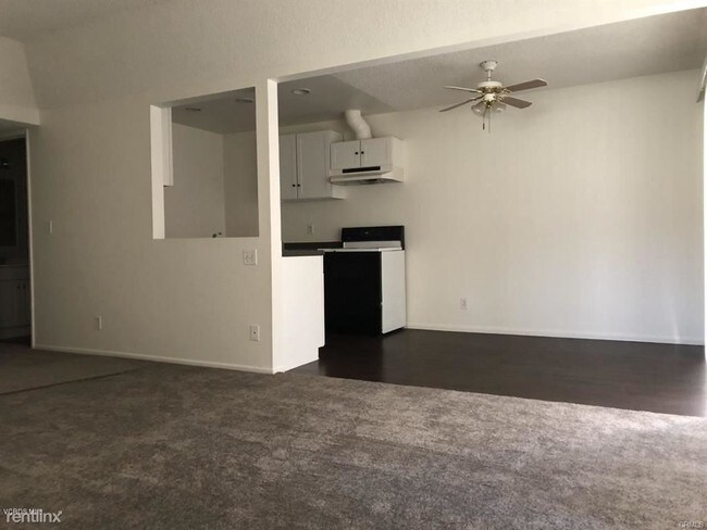 Building Photo - 3 br, 2 bath Condo - 1279 Landsburn Cir