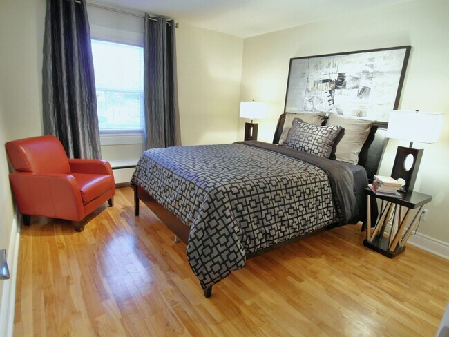 Photo du bâtiment - 404 Montreal Rd