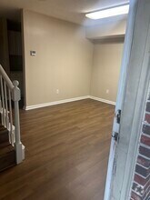 Building Photo - 826 Shull St