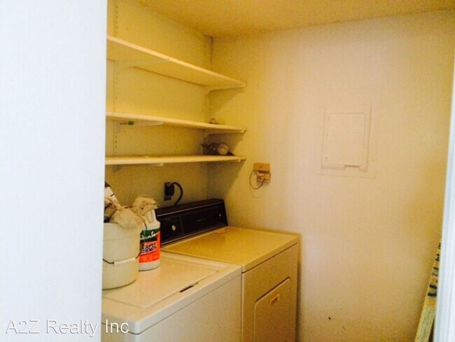 Building Photo - 2 br, 2.5 bath House - 124 Chaucer Court