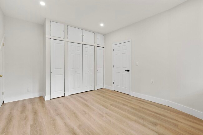 Foto del edificio - 81 Humphrey Ave