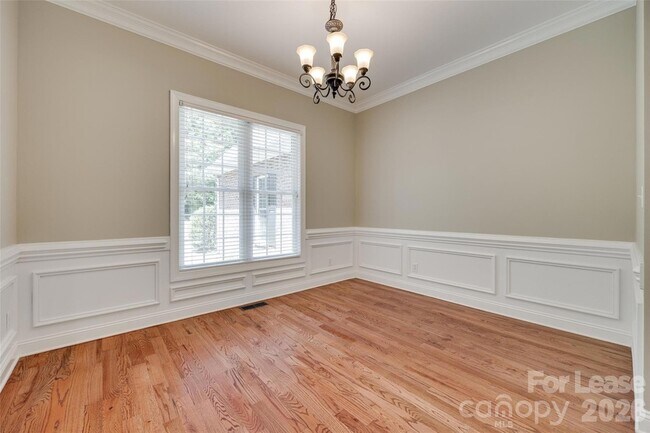 Foto del edificio - 646 Harper Davis Rd