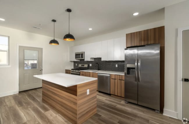 Building Photo - 2500 E Tioga St