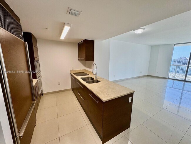 Foto del edificio - 485 Brickell Ave